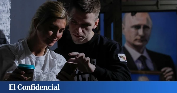 Rusia se cuela en 145 millones de móviles: así funciona el nuevo 'Gran Hermano' de Putin