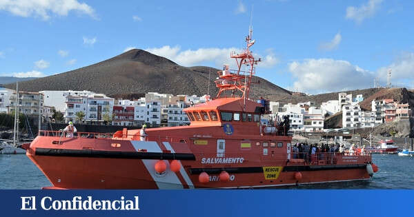 Un pesquero se hunde en Gran Canaria y declaran alerta por riesgo de contaminación marina