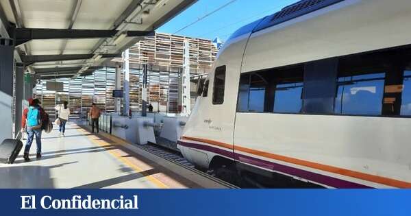 Un incendio provoca la interrupción durante una hora del tráfico de trenes de la línea Huelva-Sevilla