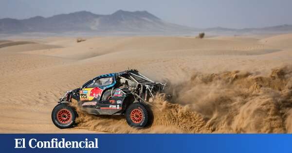 Tras cada gran piñazo, la victoria: así responde Carlos Sainz a los infortunios del Dakar