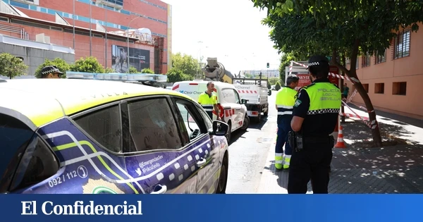 Un conductor herido leve por septuplicar la tasa de alcoholemia y volcar su coche en Sevilla