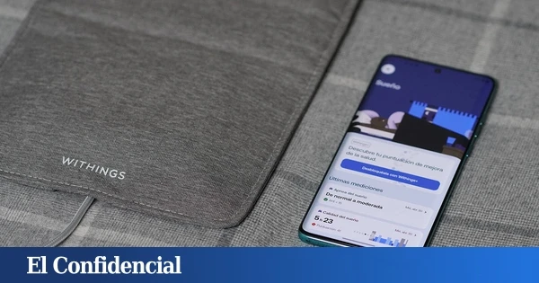 He puesto esta alfombrilla debajo del colchón. Ahora sé qué pasa cuando duermo