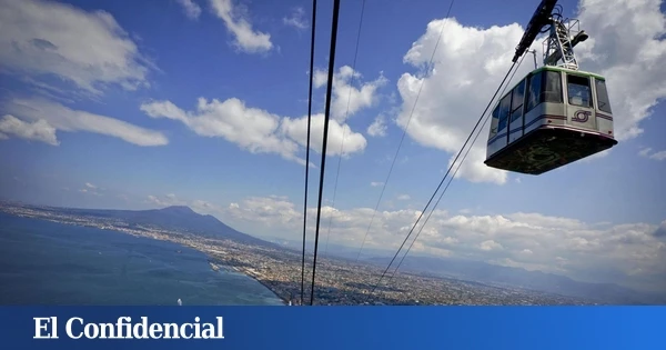 Buscan a cinco pasajeros de un teleférico de Nápoles tras la rotura de un cable
