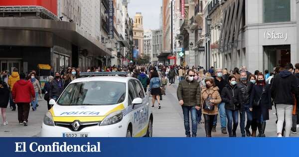 Dos detenidos con un alijo de 'tusi' en el doble fondo de un coche mal aparcado en el distrito de Salamanca (Madrid)