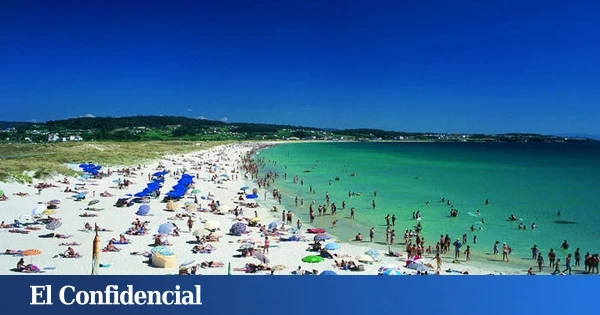 El pueblo gallego lleno de espectaculares playas: se come genial y tiene una de las capillas más bonitas de España