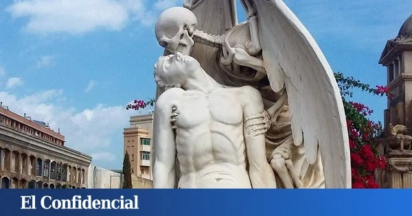 La escultura más enigmática de Barcelona está en un cementerio y nadie sabe quién la hizo