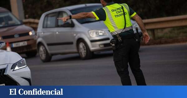 Varios heridos al volcar un autobús en la A-7, en la salida de Cabezo de Torres (Murcia)