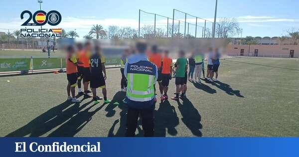 Doce detenidos por estafar a jóvenes con la promesa de jugar a fútbol profesional en Alicante y Ceuta