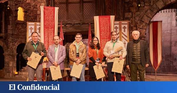 La I Feria del Libro Histórico de Puy du Fou: un éxito (pasado por agua)