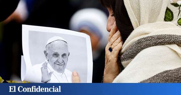 Última hora de la salud del papa Francisco | El Pontífice recibe en el hospital a autoridades vaticanas y envía por escrito una homilía y el Ángelus