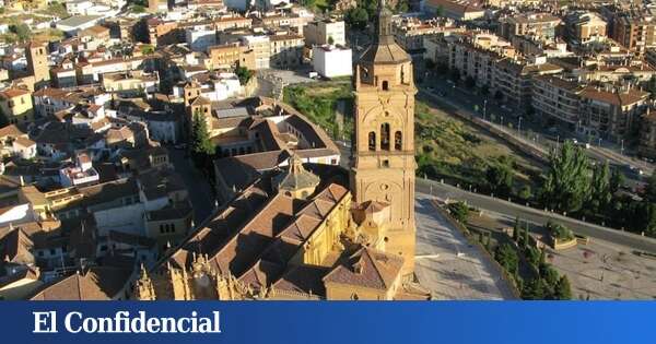 Una catedral en la ciudad de las cuevas