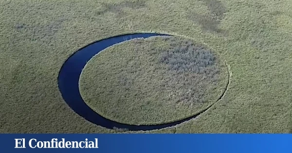 Una extraña estructura con forma de anillo aparece en un lago y la ciencia busca una explicación
