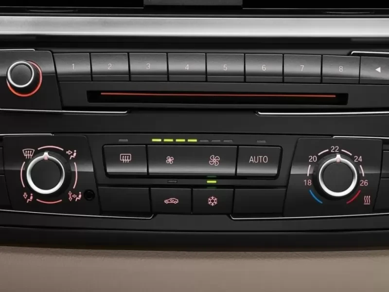 Sfida d'estate: aria condizionata o finestrini giù, cosa pesa di più sul carburante?