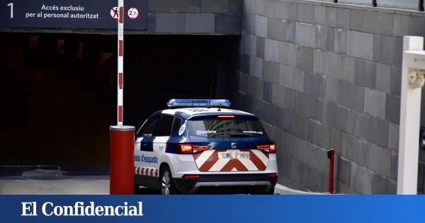 Detenido un conductor sin carnet que lanzó dos paquetes de hachís por la ventanilla en Bages (Barcelona)