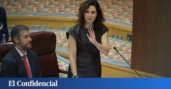 Ayuso saca toda la artillería e incluye a Sánchez entre los comparecientes para la 'comisión Begoña'