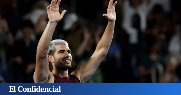 Alcaraz arrolla a Nakashima, iguala su récord de triunfos y sella otra semifinal (6-2 y 6-4)