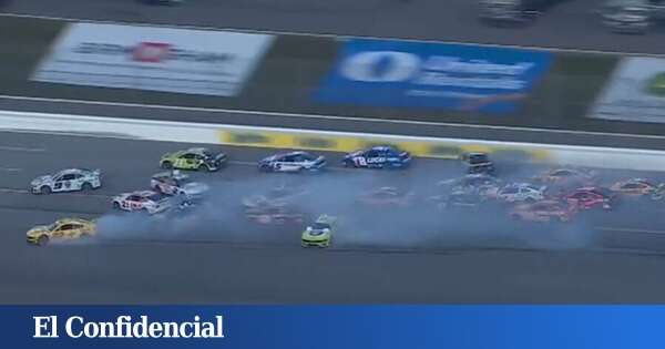 El espectacular accidente que ha vivido la NASCAR con... ¡28 coches involucrados!