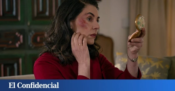 Avance semanal de 'Sueños de libertad': una muerte inesperada, un moratón delator y ¿el cierre de la fábrica?