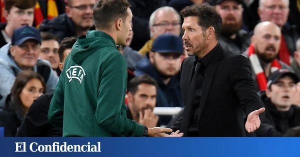 Simeone pierde el control con un aficionado del Liverpool y termina expulsado tras recibir un gol en el último minuto
