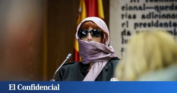 La exmujer de Koldo se presenta en el Senado con gafas de sol y un pañuelo para tapar su rostro