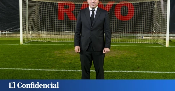 En el día clave de la historia del Rayo (y de Vallecas), el presidente nunca estuvo más solo