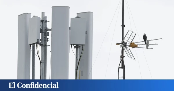 Tres meses sin móvil: la retirada de una antena condena a cientos de vecinos de Sant Feliu