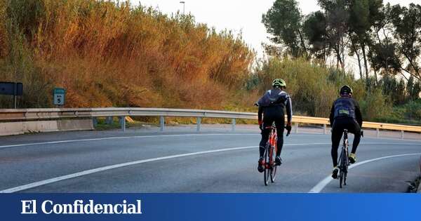 Un ciclista herido muy grave al colisionar con un coche en Granadilla de Abona (Tenerife)