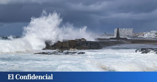 Alerta en Canarias: la AEMET activa avisos amarillos y naranjas en todo el archipiélago por fenómenos costeros