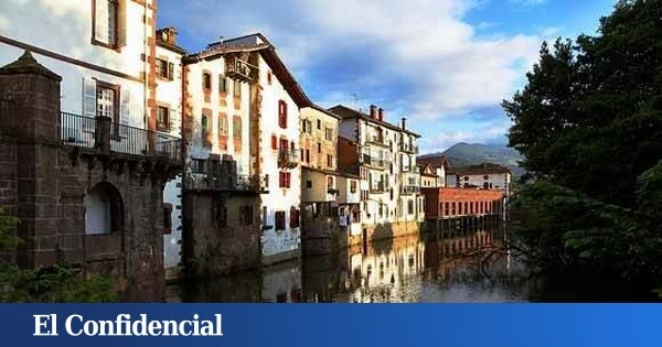 El pueblo de Navarra lleno de palacetes y casones medievales que es perfecto para visitar en octubre