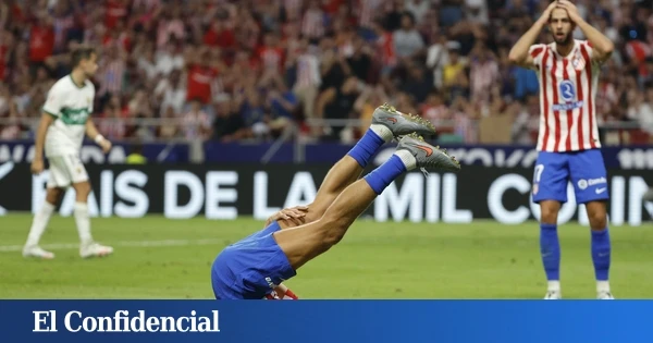 Un Atleti de fogueo vuelve a tropezar: el Elche rasca un empate en el Metropolitano (1-1)