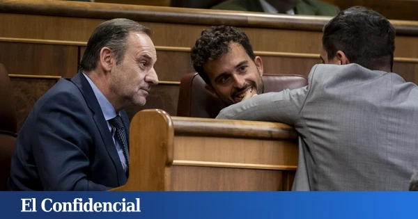 El PSOE conserva un hilo de comunicación con Ábalos para tantear su voto en el Congreso