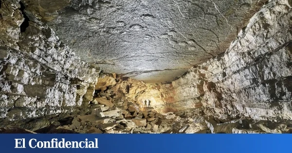 Francia explora una cueva a 500 metros de profundidad y encuentra en el techo huellas de dinosaurio: solo hay una explicación posible
