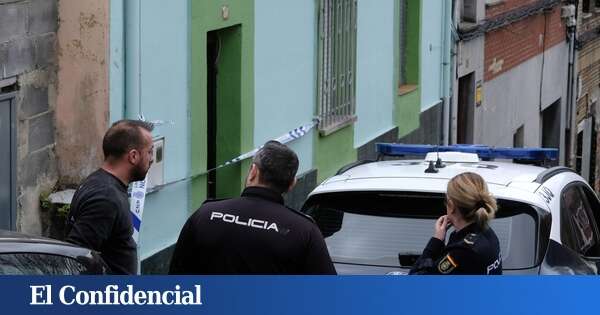 Rescatan a un vecino de Langreo (Asturias) que llevaba 20 días inmovilizado y sin comer en su casa