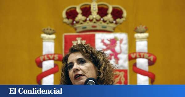 ¿Metería su dinero en un banco dirigido por esta ministra de Hacienda?