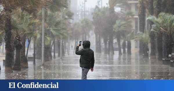 Hallada muerta una mujer de 42 años al ser arrastrada por la riada en su coche en Tiana (Barcelona)