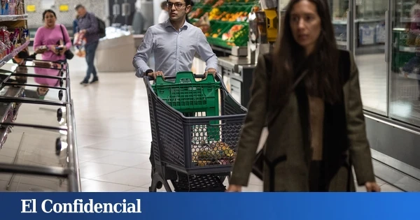 Supermercados pandémicos y terrazas llenas de guiris: las dos caras del apagón
