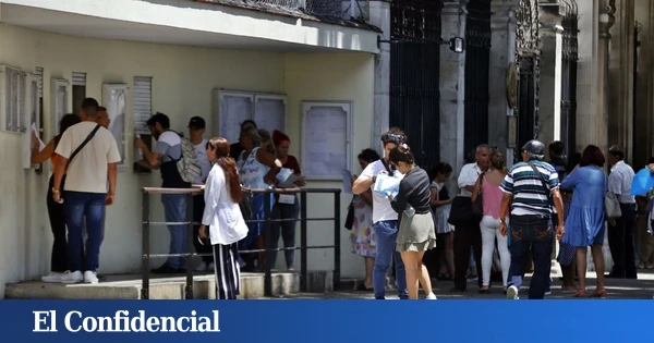 Colas en América para hacerse español antes de octubre: 