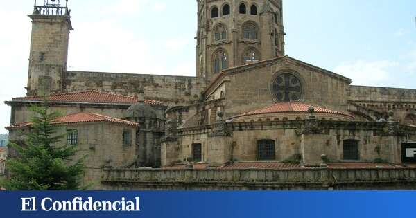 No es Santiago de Compostela, pero también está en Galicia: la catedral con uno de los pórticos más bonitos que ya casi nadie mira