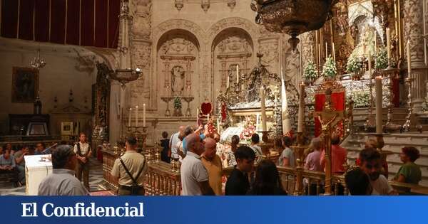 Misas en inglés en la Catedral de Sevilla: ¿rendición al guiri o servicio pastoral?