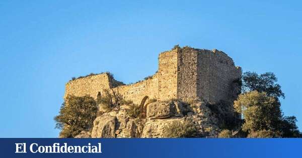 Este pueblo de Cataluña corre peligro y podría desaparecer en 2025 por la despoblación: un refugio medieval asentado sobre un riscal en retroceso