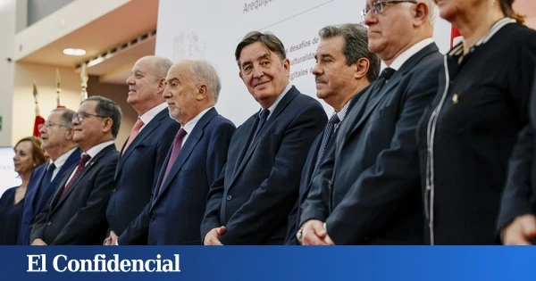 'Todes', las lenguas del Estado y control del poder: detrás de la bronca Cervantes vs RAE
