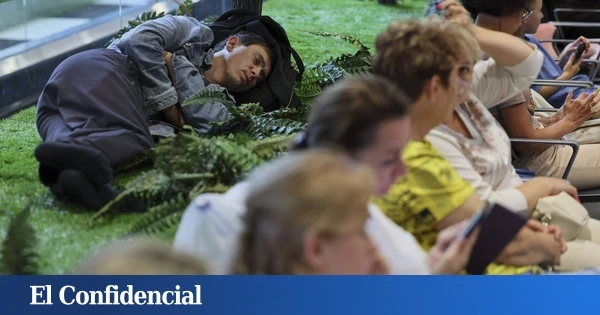 El nuevo caos en los aeropuertos civiles rusos: Ucrania lanza enjambres de drones