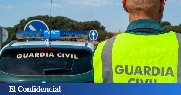 Dos detenidos por robar a un vecino de Alicante, quemarle el coche y dejarlo en el monte