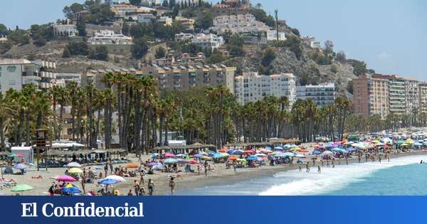 Investigan el hallazgo de más de 100 kilos de cocaína en una playa de Almuñécar (Granada)