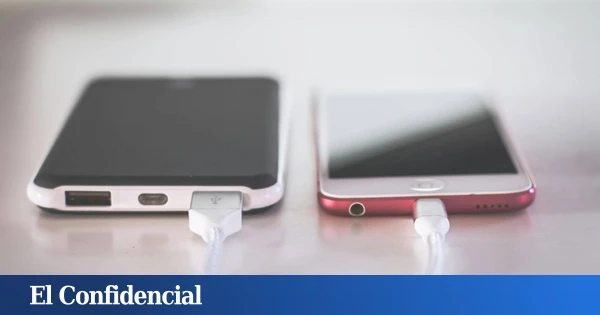 Error habitual: si cargas así tu teléfono móvil, puedes provocar un incendio