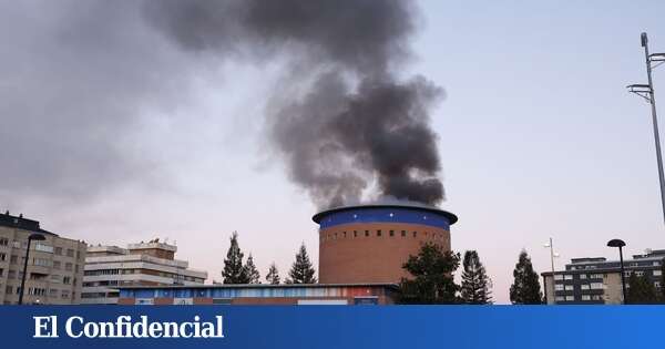 Un incendio sin víctimas daña gravemente la cúpula del Planetario de Pamplona