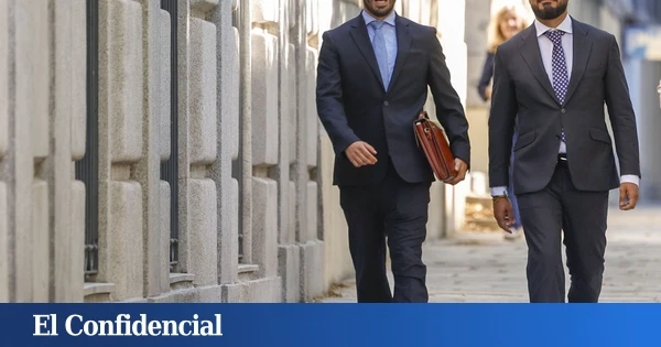 Alvise reconoce que le entregaron 100.000 euros en efectivo, pero niega que fuera para su partido