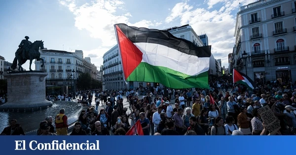 Reventa y negocio ante el final de La Vuelta: las banderas palestinas se agotan en Madrid