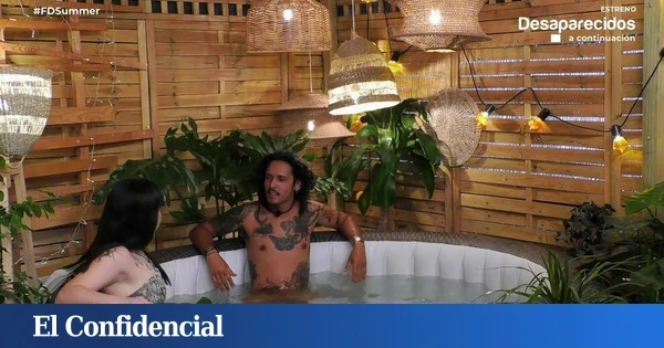 Insólito: 'First Dates' rompe tabúes en su salto a Telecinco con su primer desnudo integral
