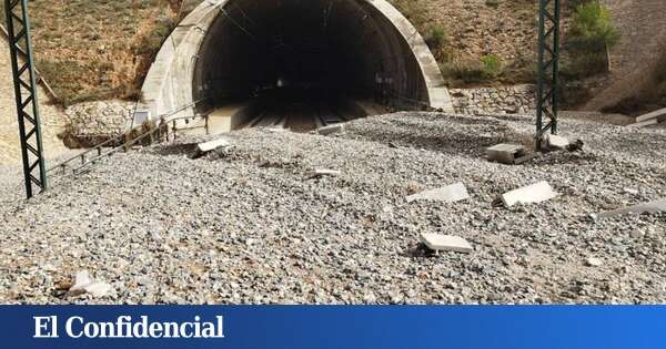 Óscar Puente muestra los daños originados por la DANA en la línea de AVE Madrid-Valencia: 